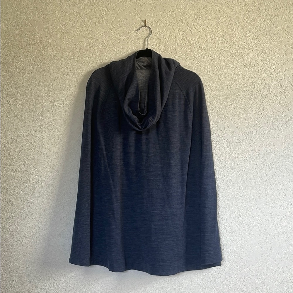 100% Merino Wool Poncho from Icebreaker - Picture 5 of 6
